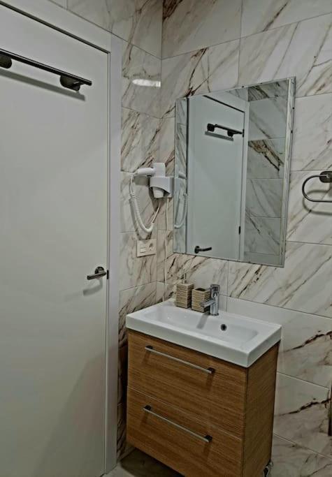 Cozy Studio With Sea View Apartment Benidorm Luaran gambar